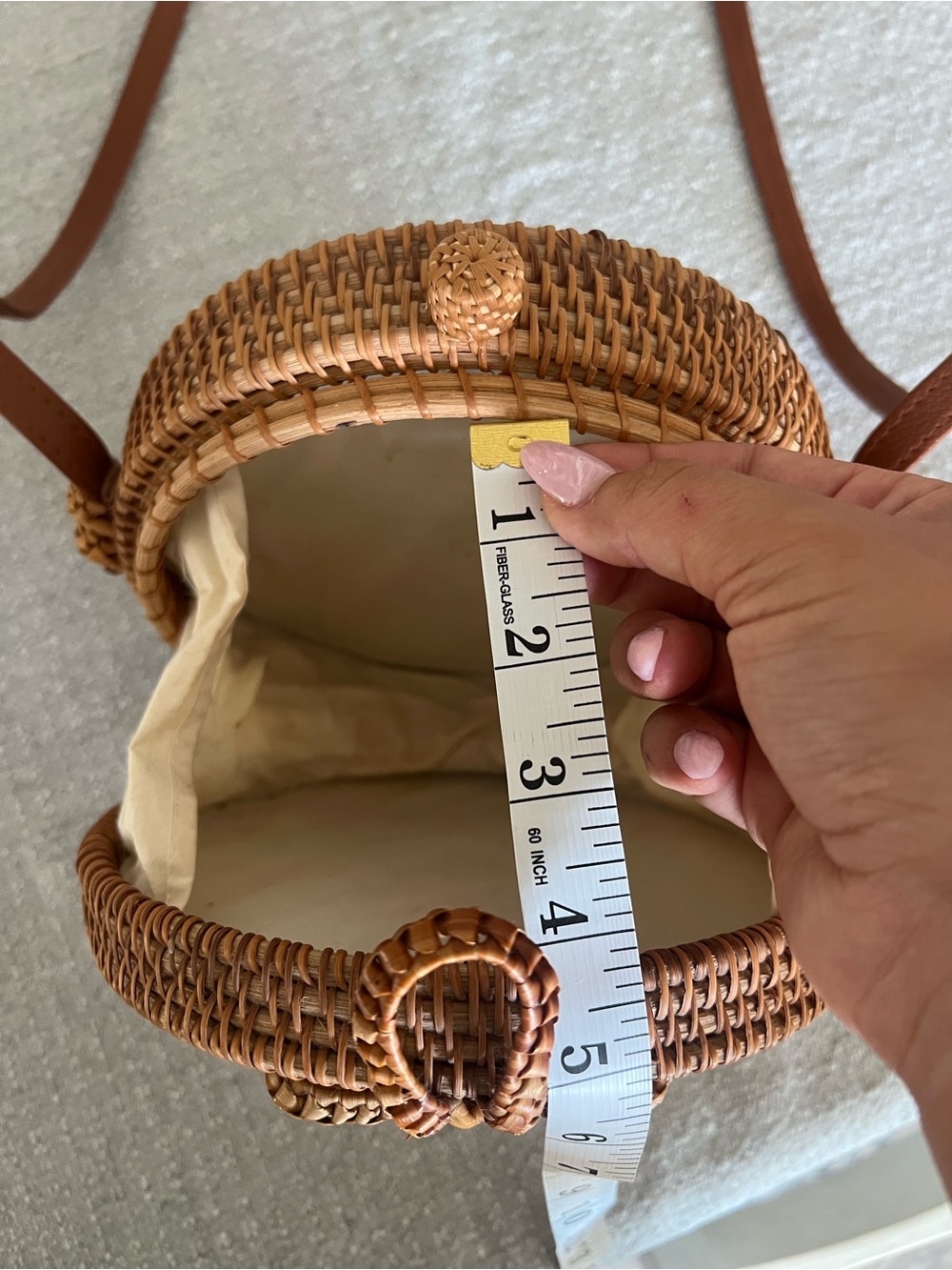 UNBRANDED • round rattan woven crossbody purse - Picture 7 of 9